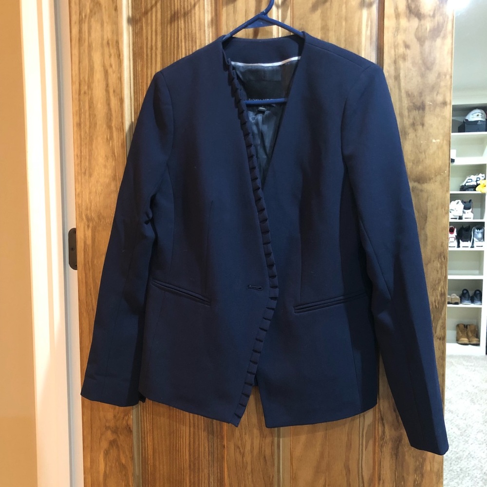 NWOT Banana republic navy scallop blazer